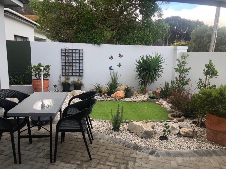To Let 1 Bedroom Property for Rent in Northcliff Western Cape